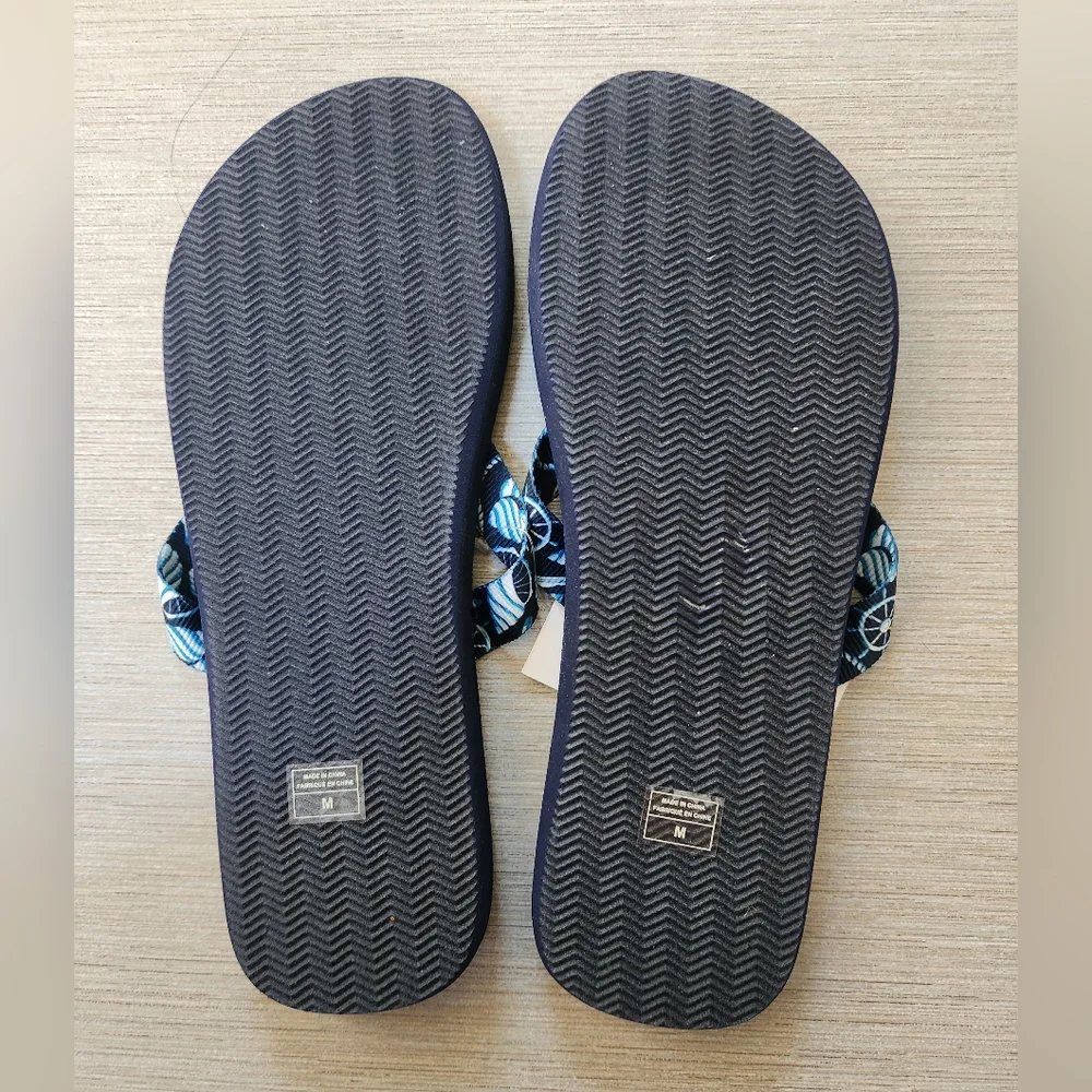 Vera Bradley Webbing Strap Flip Flops -SHORE ENOUGH -MEDIUM (7-8) **NEW
